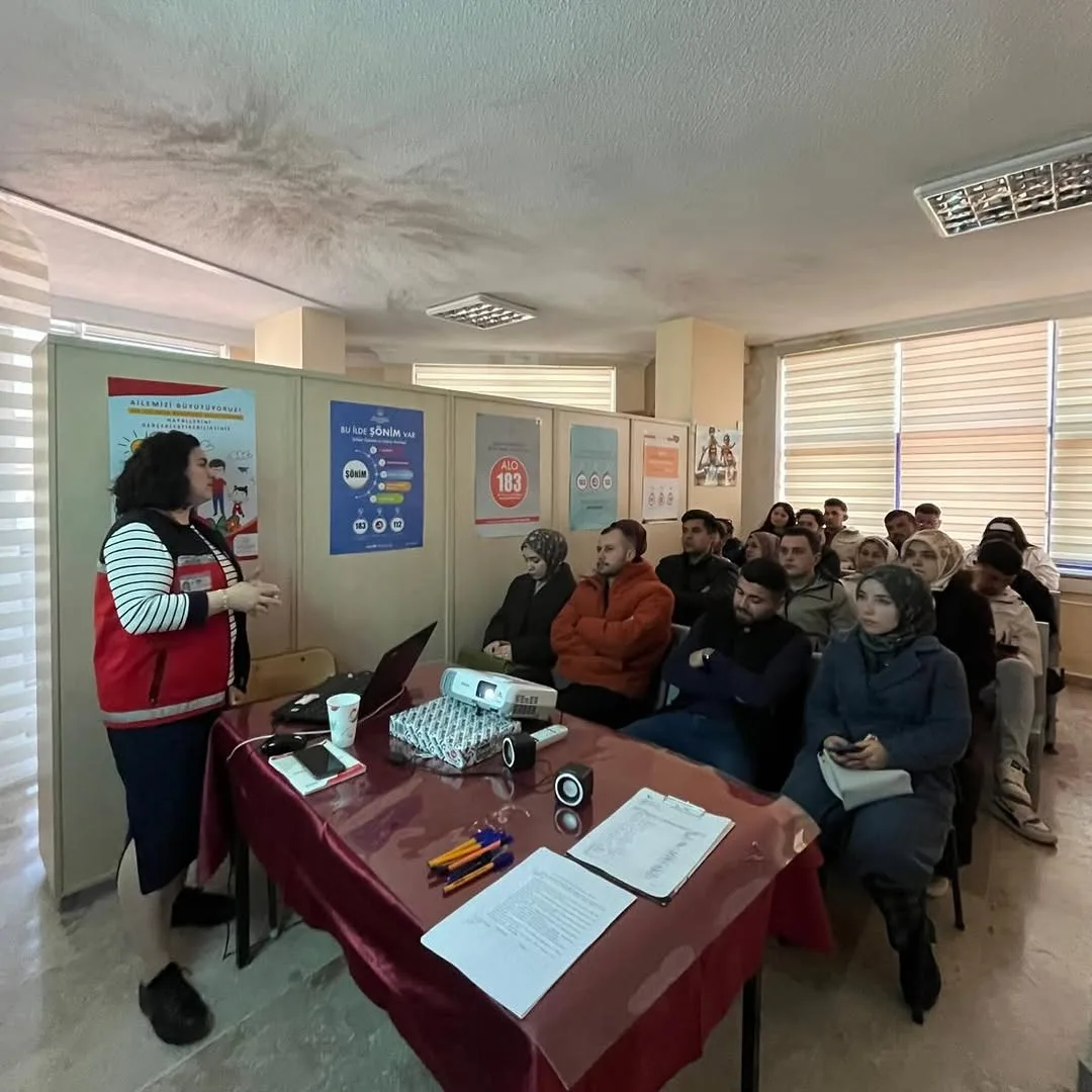 Sandıklı Sosyal Hizmet Merkezi Evlenecek Gençlere Destek Sağlıyor