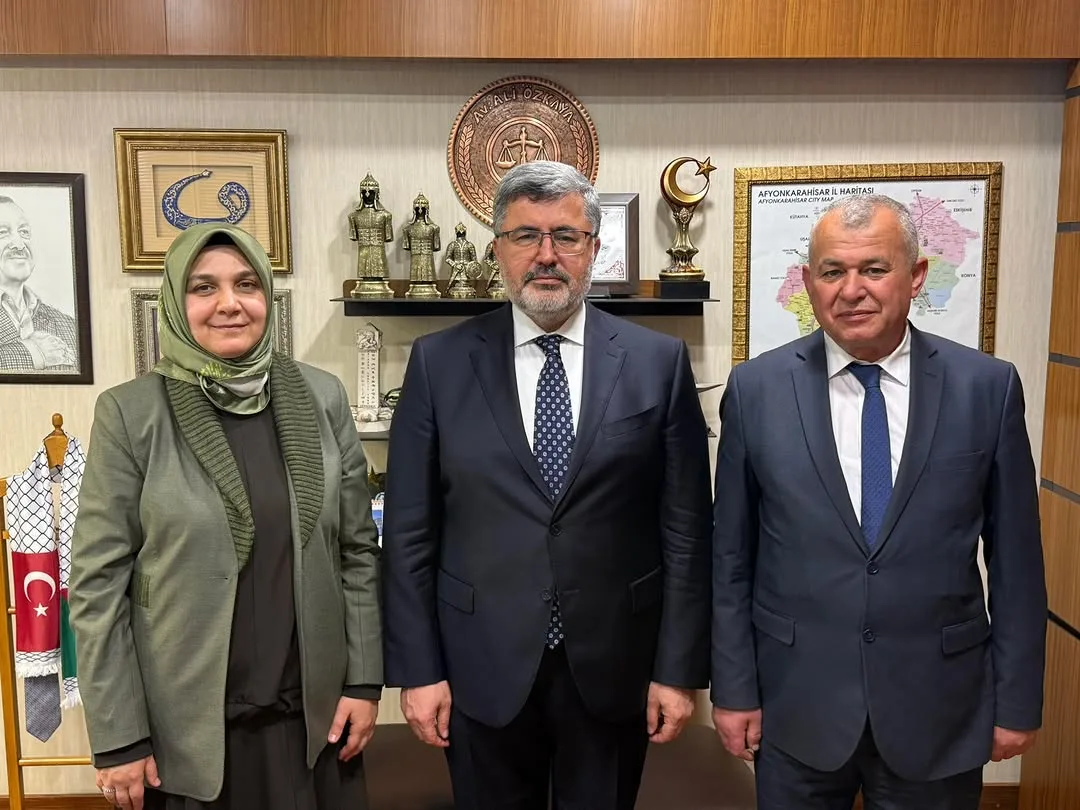 AK Parti İhsaniye İlçe Başkanı ve Belediye Başkanı Gazi Meclisinde Misafir Edildi