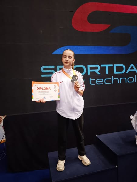 Afyonkarahisar'dan Balkan Karate Coşkusu: Zeynep Naz Kahvecigil Gümüş Madalya Kazandı