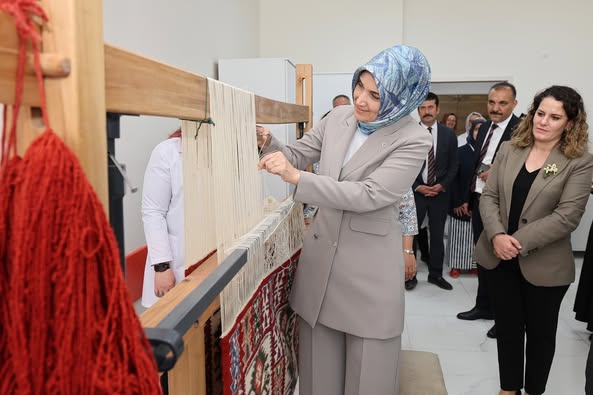 Afyonkarahisar'da Hayat Boyu Öğrenme Haftası Etkinlikleri Coşkuyla Başladı