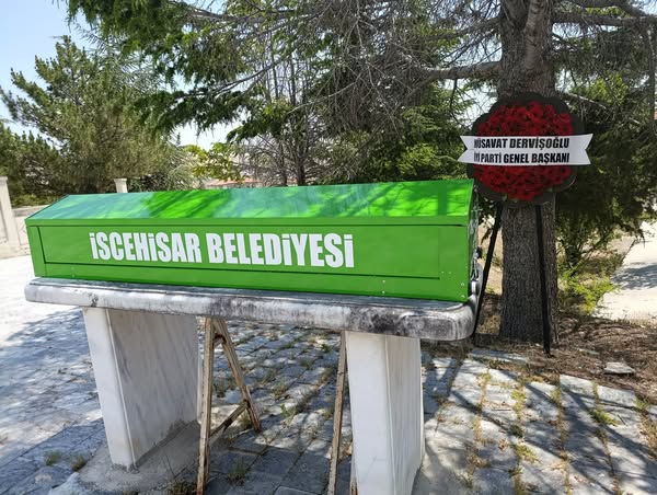 İYİ Parti Afyonkarahisar'da Acı Kayıp: Ayşe Okyar Son Yolculuğuna Uğurlandı