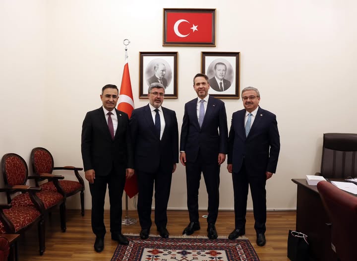 Afyonkarahisar'a Doğalgaz Müjdesi: Bakan Bayraktar ile İstişare Toplantısı