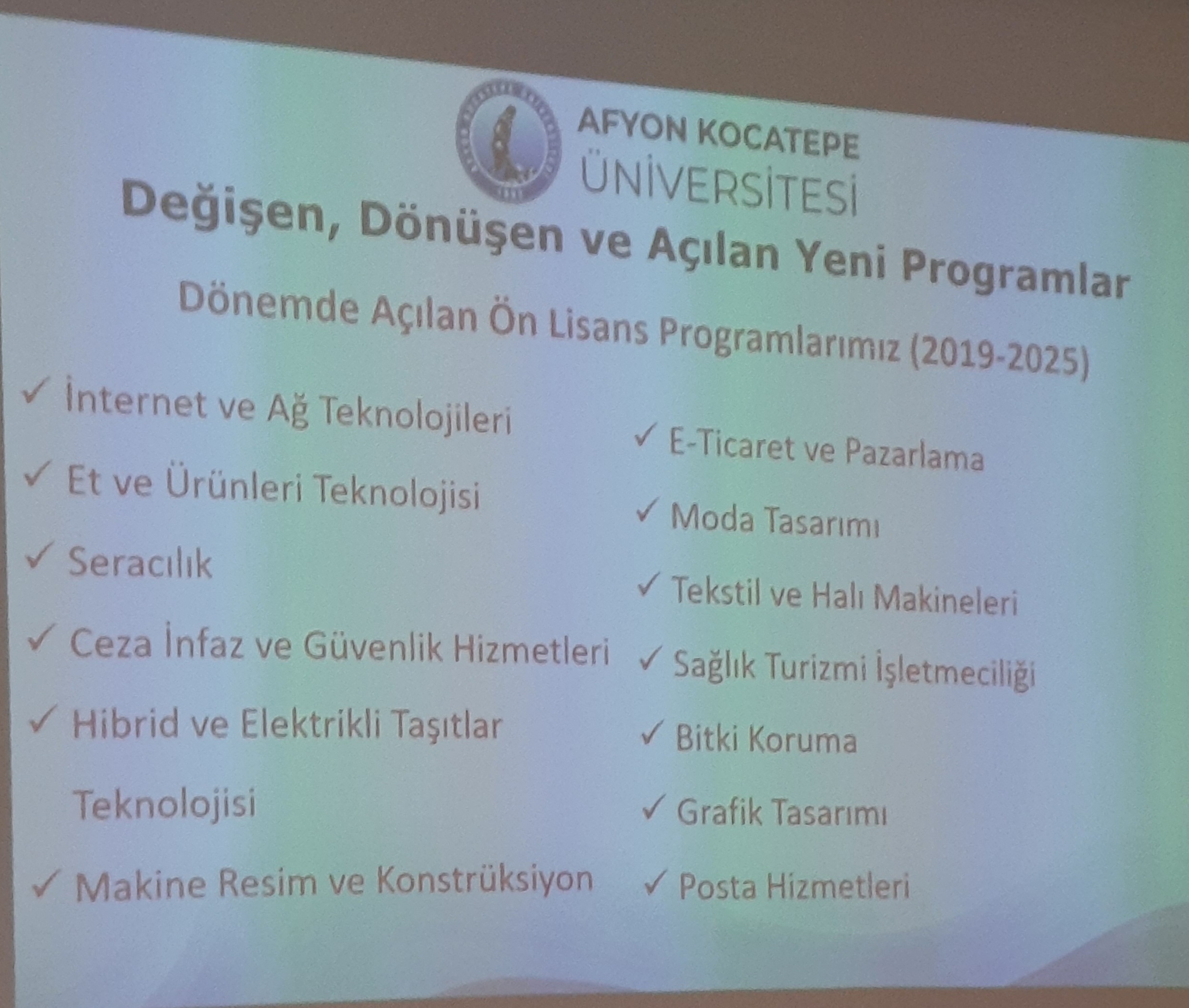 Üniversite Öğrenci Sayılarında Düşüş Eğilimi