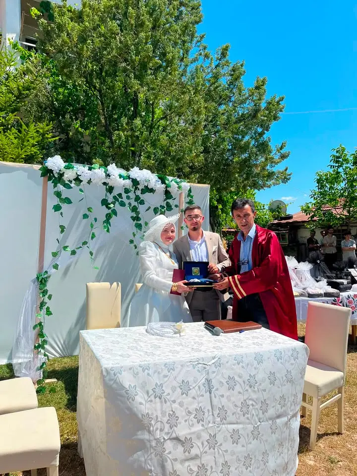 Çukurca Belediyesi'nden Yeni Evlilere Kahve Hediyesi