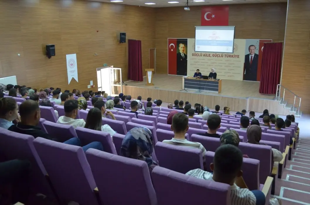 Evlenecek Gençlere Eğitim Programı Düzenlendi