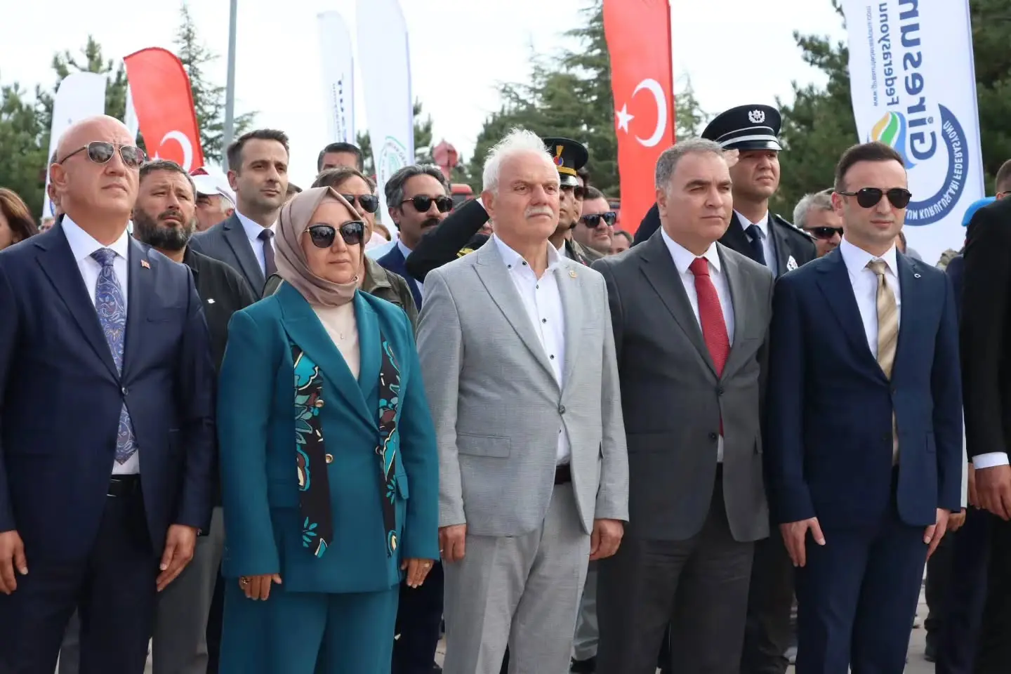 Giresunlular Şehitliği'nde Çelenk Sunma Töreni Düzenlendi