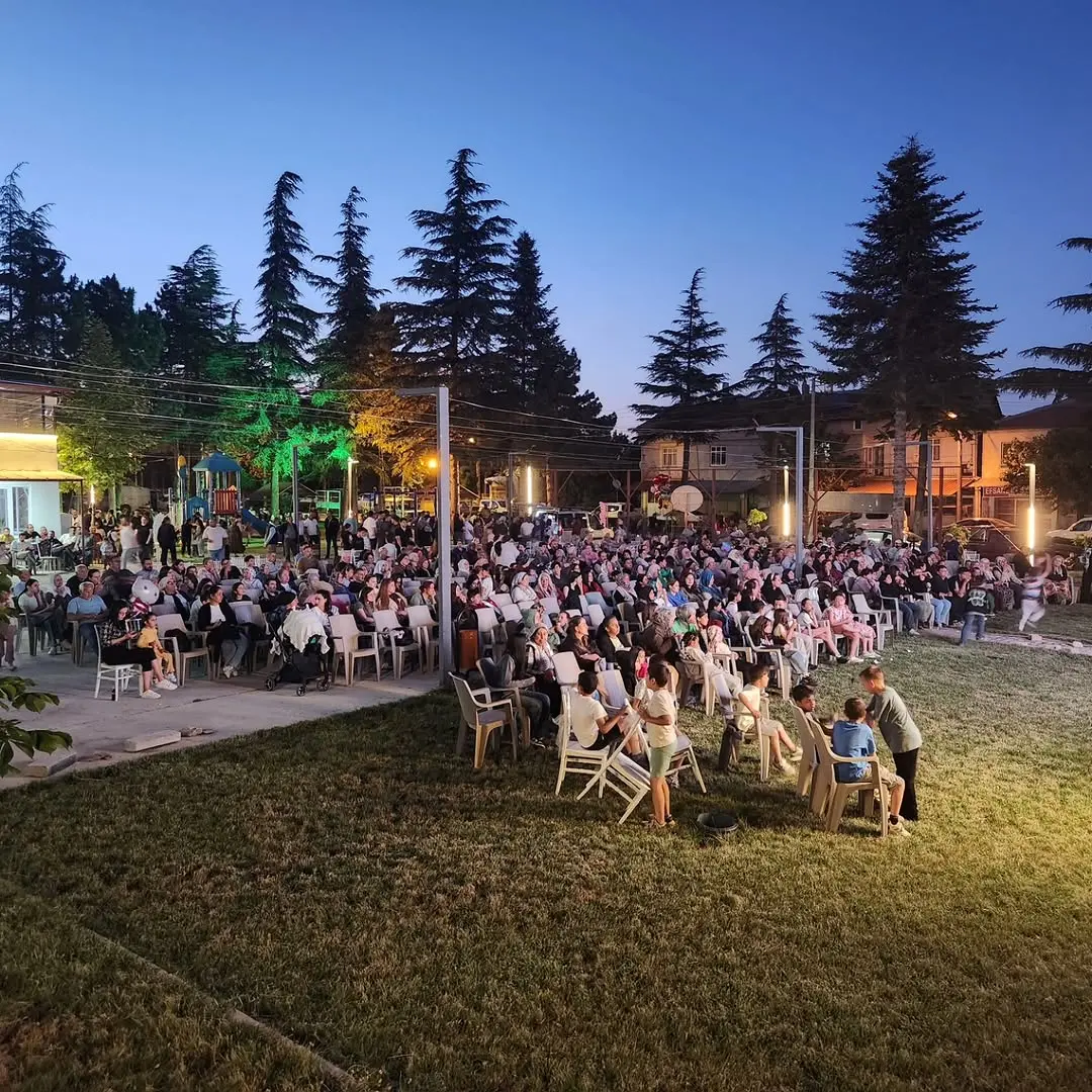 Yeşilçiftlik Belediyesi Sinema Akşamı Gerçekleşti