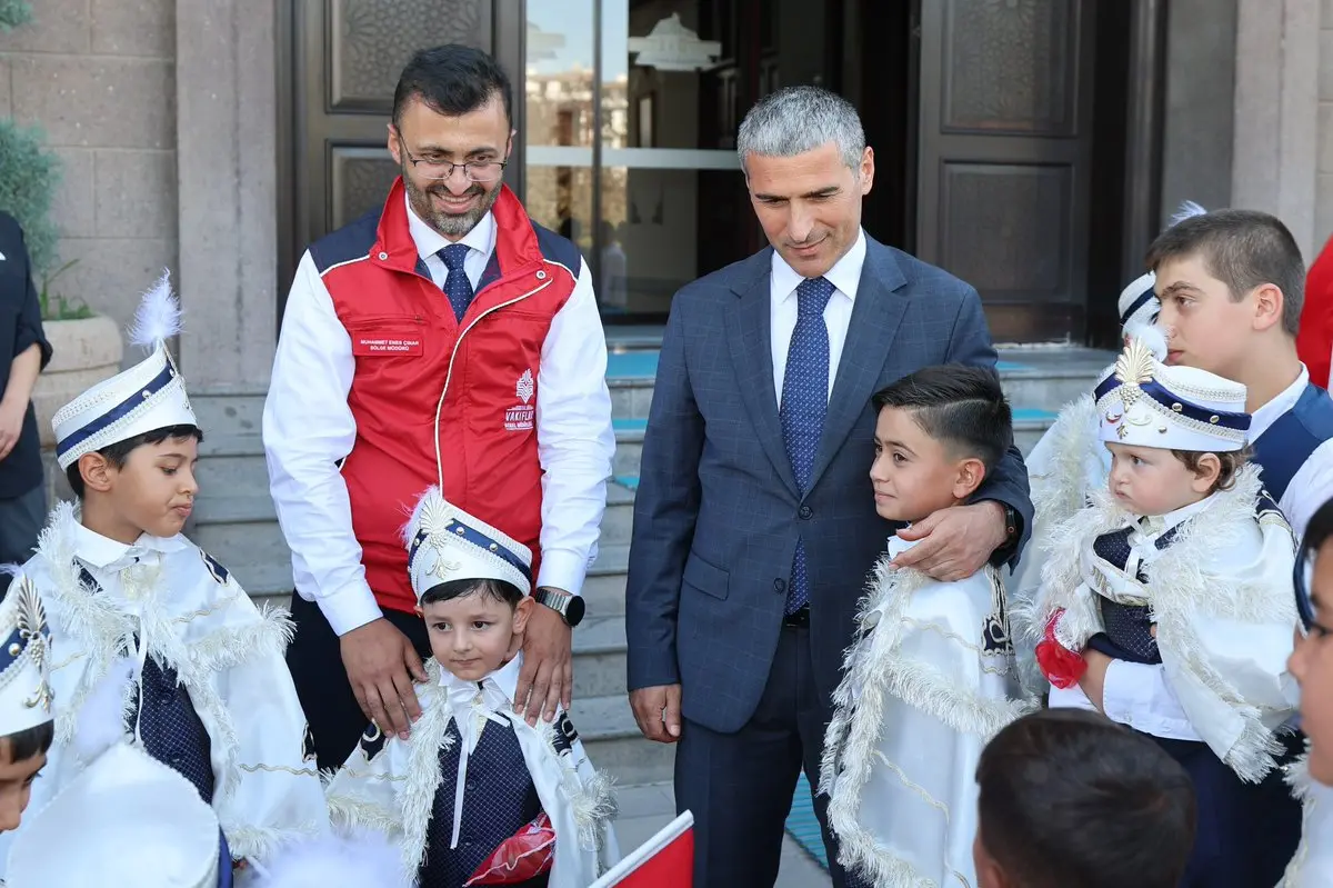 Sünnet Şöleni'nde 25 Çocuk Uğurlandı