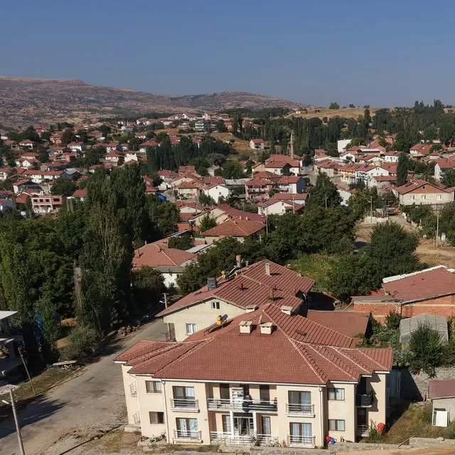 Zümrüt Sokak'ta taş döşeme çalışmaları başladı