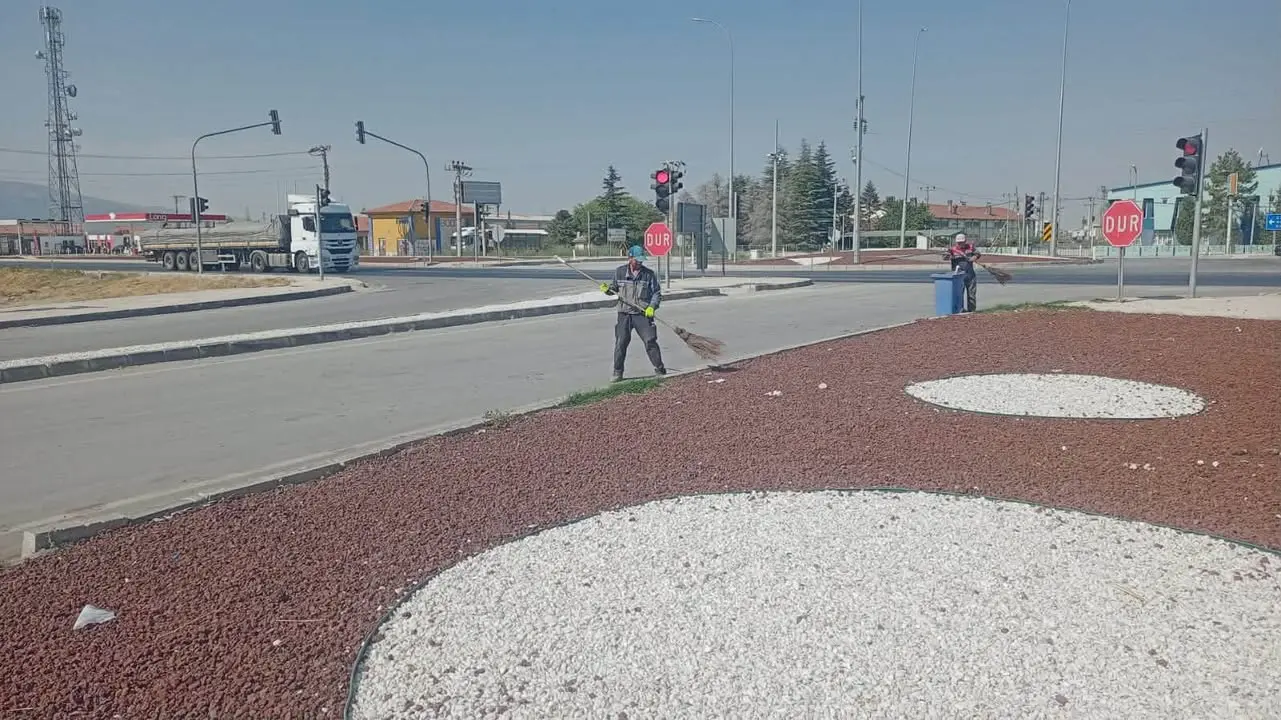 Bolvadin Belediyesi'nden Yeni Sanayi Sitesi Temizliği