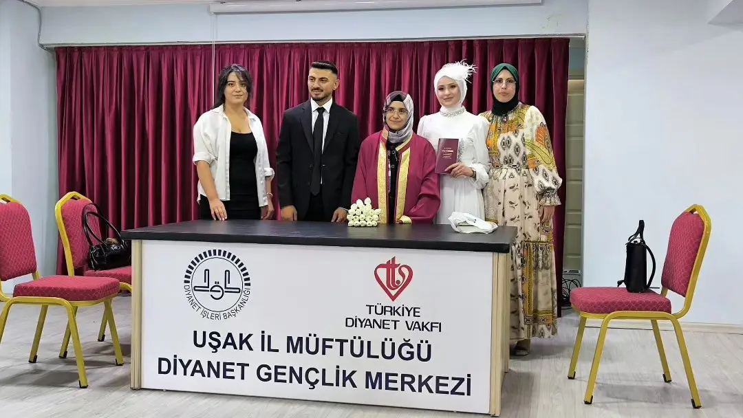 Uşak'ta Çeyiz Desteği Alan Çiftin Nikahı Kıyıldı