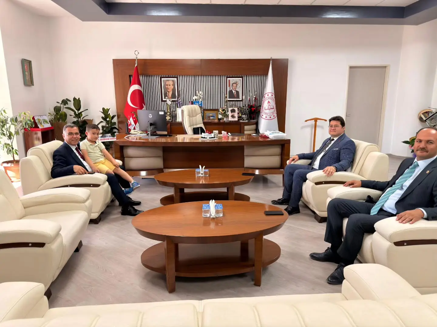 Başkan Aynacı'dan Milli Eğitim Müdürü'ne Ziyaret