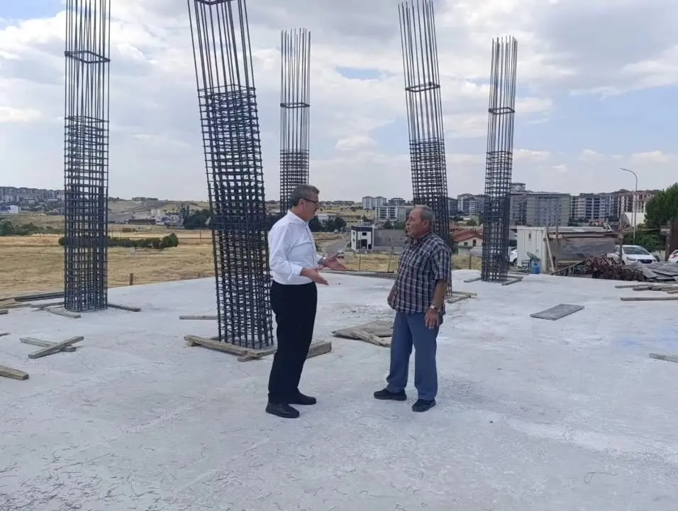 Uşak'ta Hacı Bayram Özdemir Camii İnşaatı İncelendi