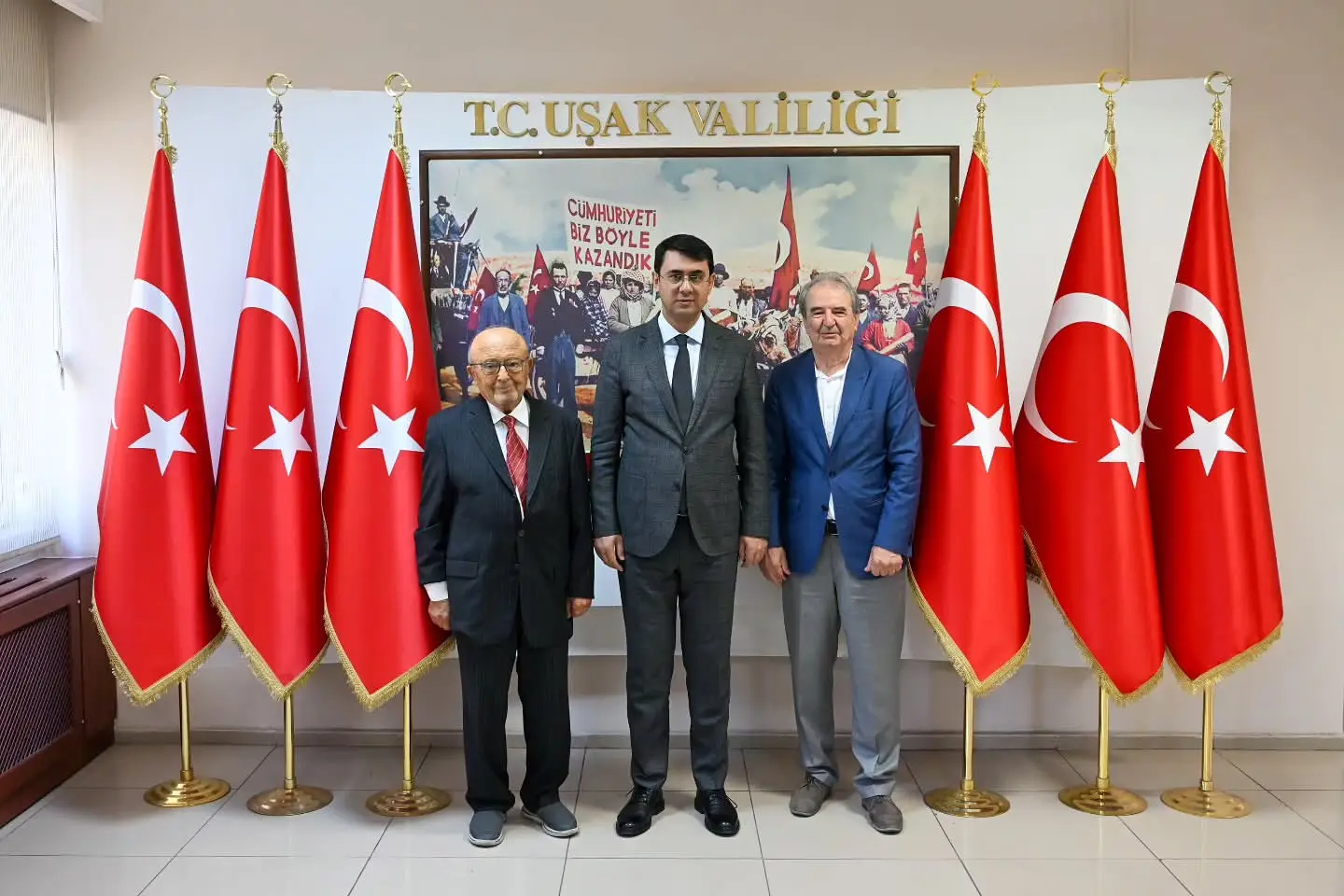 Uşak Valisi, ziyaretçilerine teşekkür etti