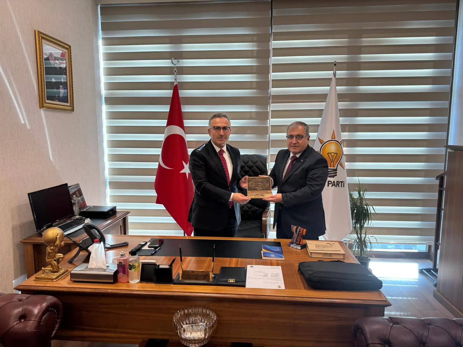 Belediye Başkanı Ünlü, Mehmet Sarı’yı Ziyaret Etti