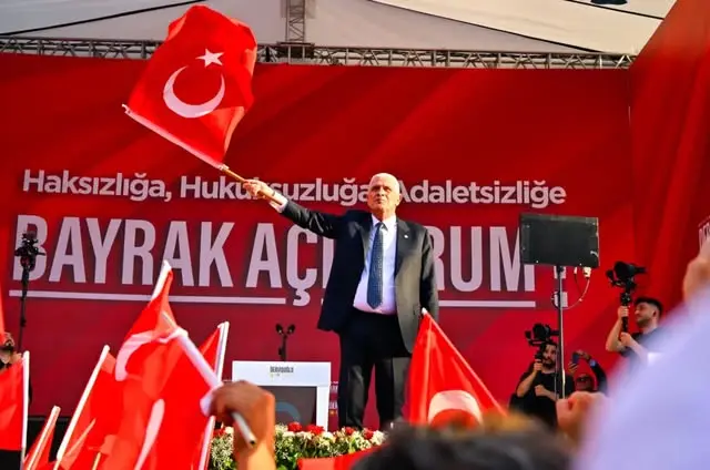 Tandoğan Meydanı'nda Bayrak Mitingi Heyecanı