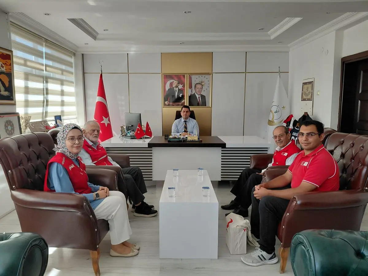 Kızılay Şube Başkanı Kaymakam'ı Ziyaret Etti
