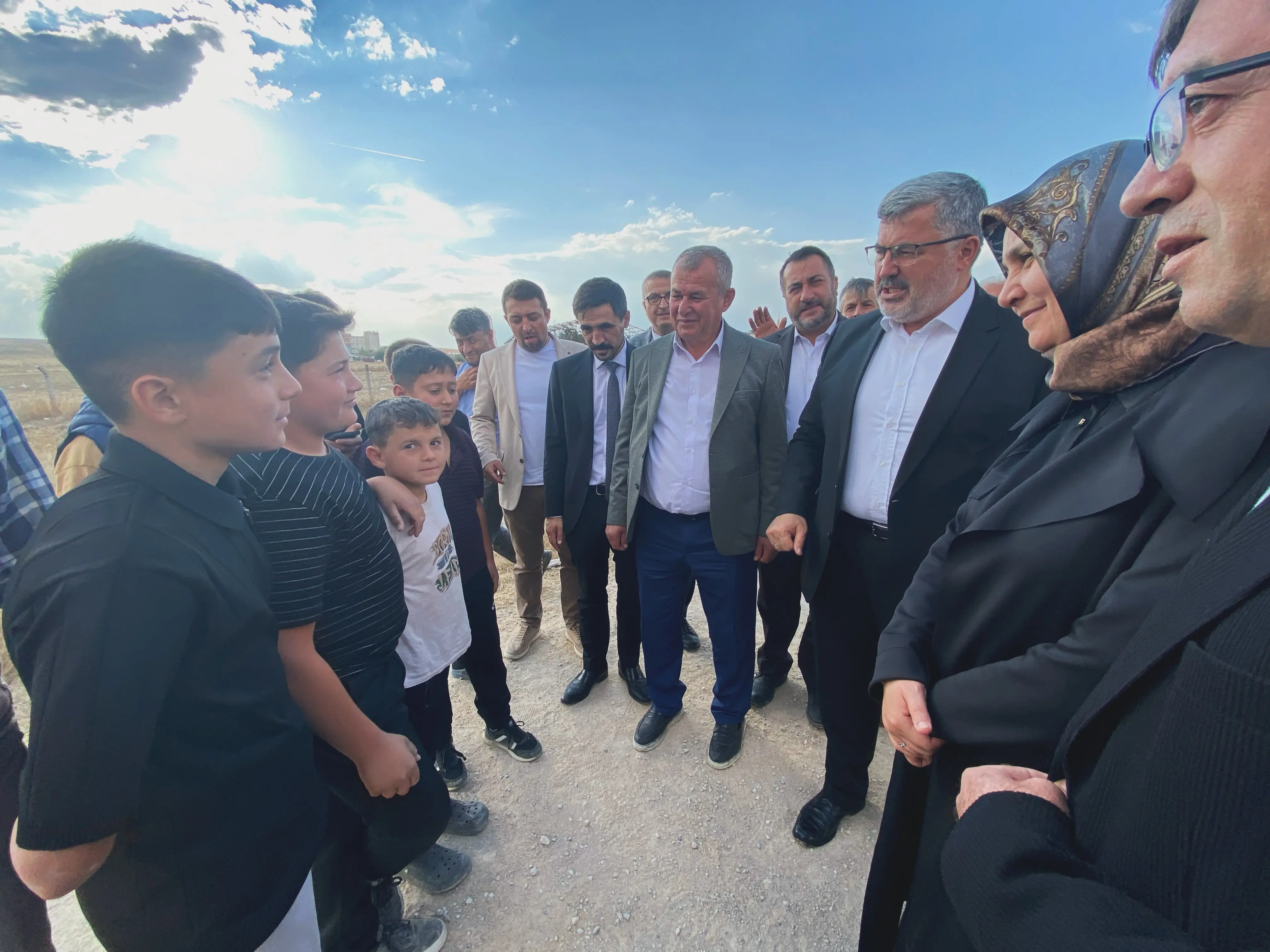 Karacaahmet'te yeni halı saha temeli atıldı