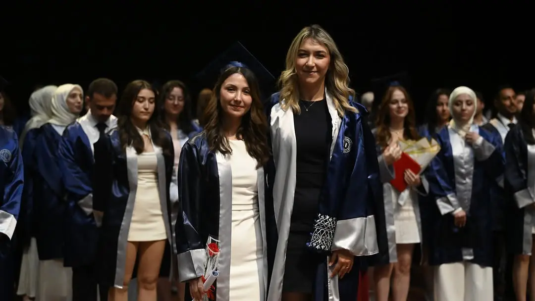Uşak Üniversitesi Diş Hekimliği Mezuniyet Töreni Gerçekleşti