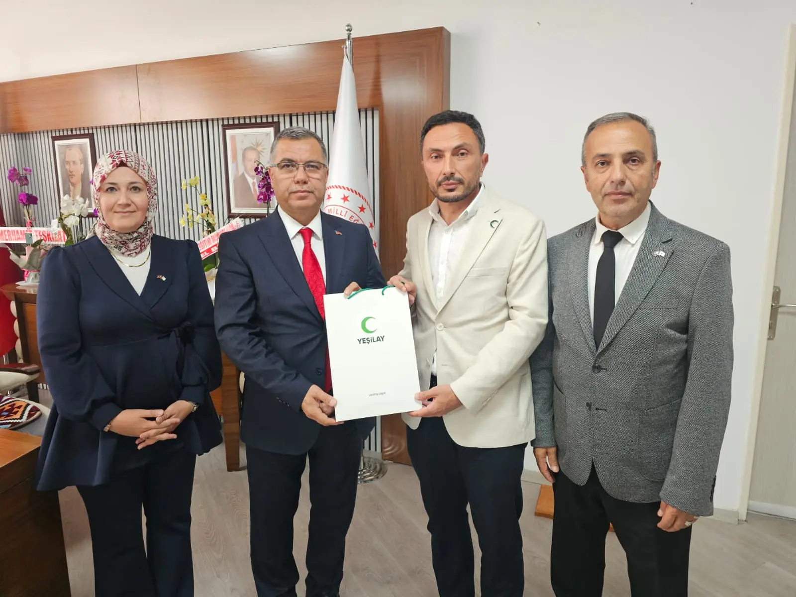 İsmail Altınkaynak'a Yeşilay'dan Ziyaret