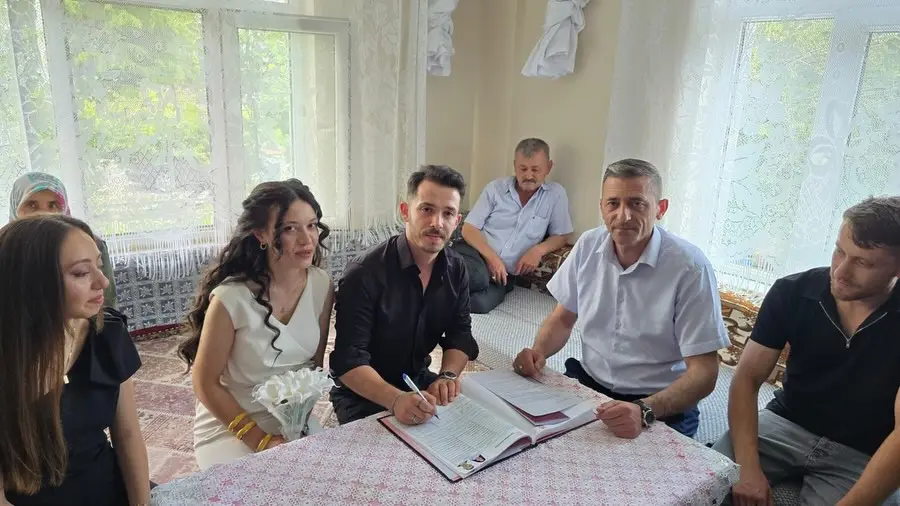 Başkan Yıldırım, genç çiftin nikâhını kıydı