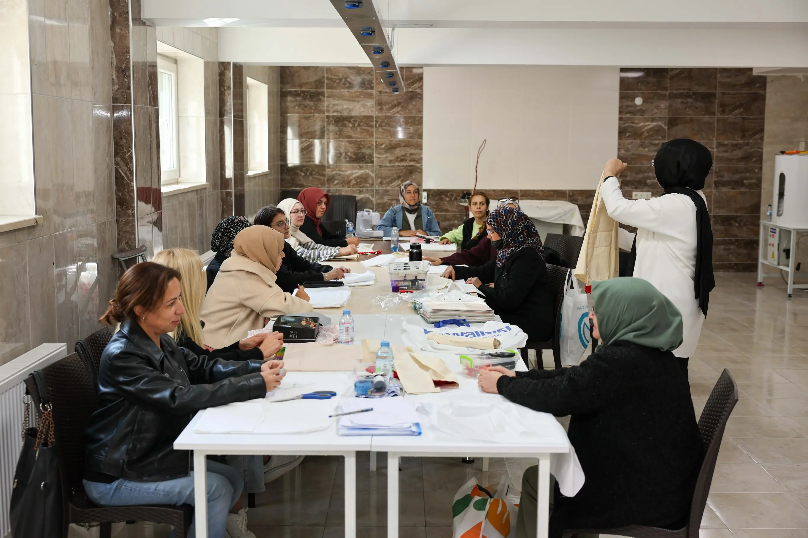 Kadınlara yönelik giyim üretim kursları başladı