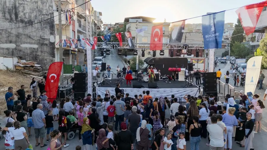 Karabağlar'da Mahalle Şenlikleri Düzenlendi