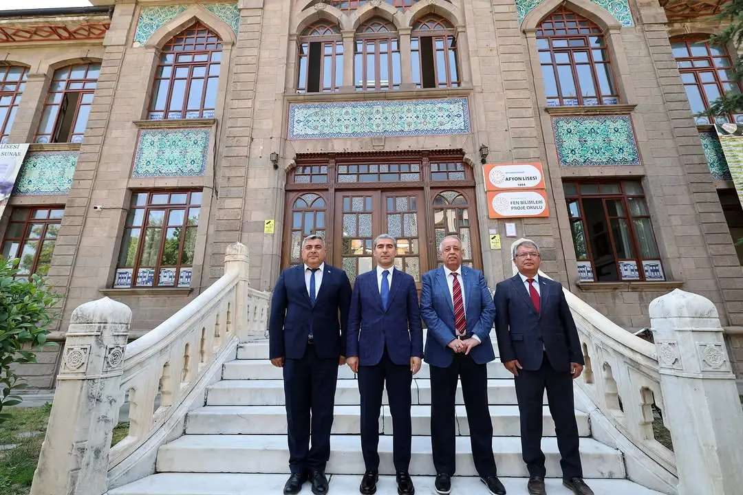 Vali Aktaş, Afyon Lisesi'ni Ziyaret Etti
