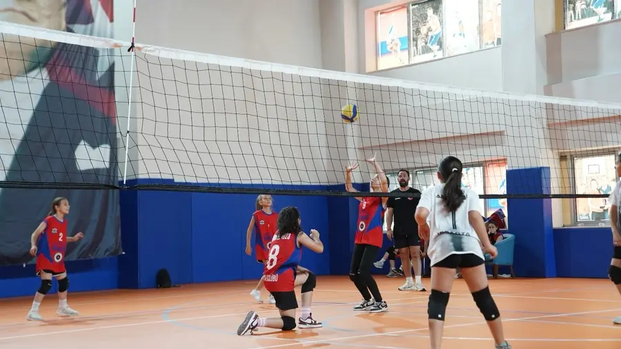 Voleybol Müsabakaları Isparta'da Başladı