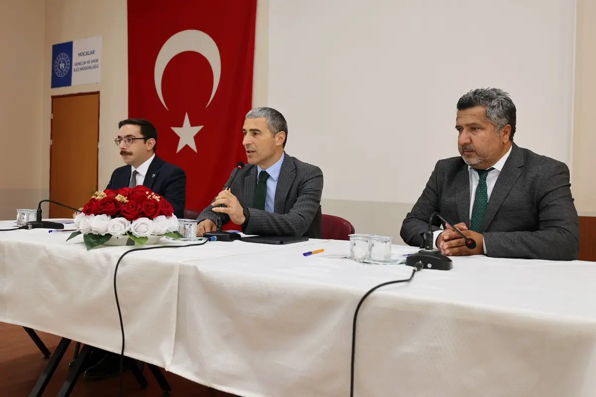 Hocalar'da Muhtarlarla Toplantı Gerçekleşti
