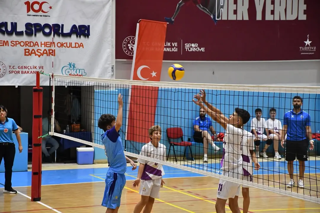 Anadolu Yıldızlar Ligi Voleybol Müsabakaları Başladı