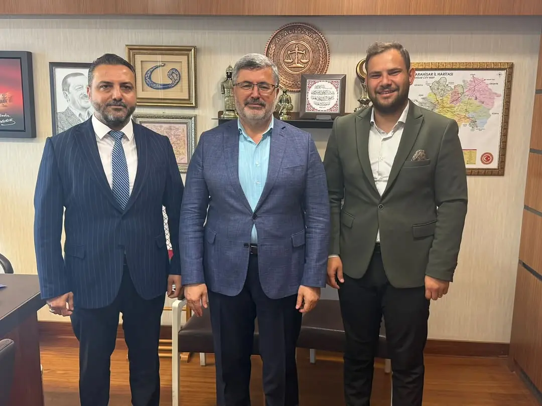 Dinar İlçe Başkanı ve Müdür Meclis'te Ağırladı