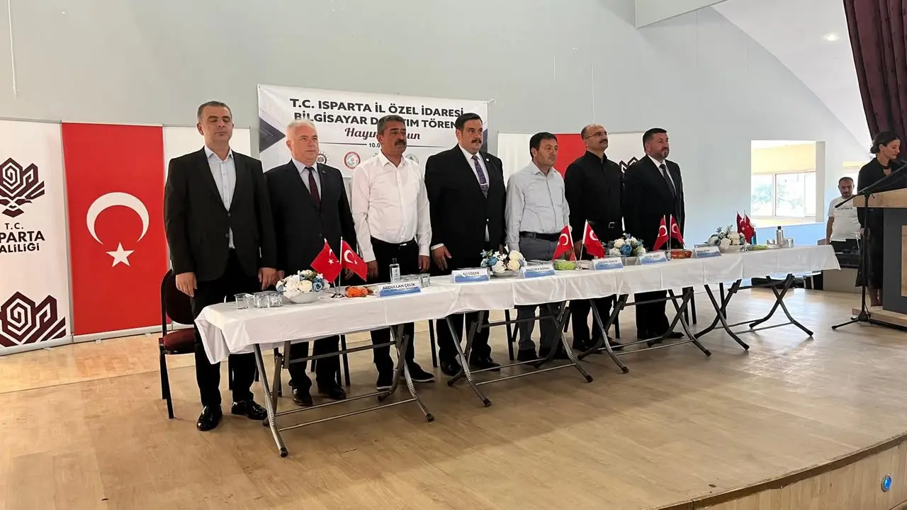 Isparta'da Bilgisayar Dağıtım Töreni Düzenlendi