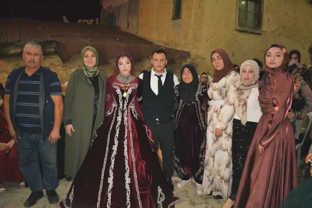 İhsaniye Belediye Başkanı düğün merasimine katıldı