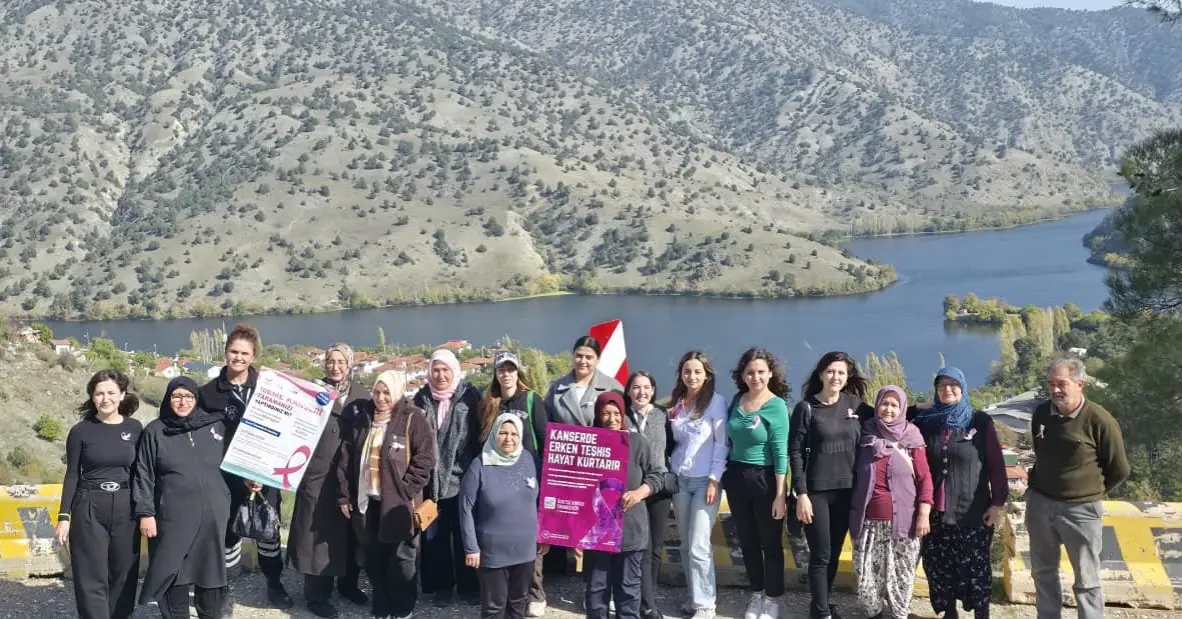 Meme Kanseri Farkındalık Yürüyüşü Düzenlendi
