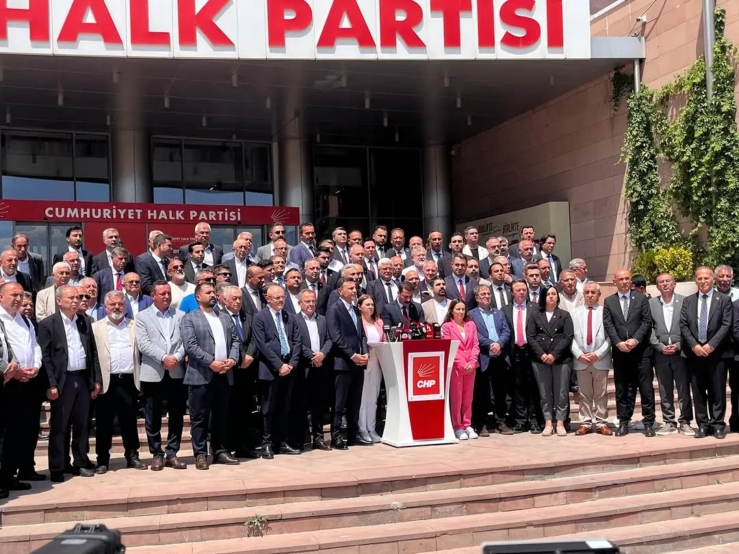CHP Genel Merkezine delege imzaları teslim edildi