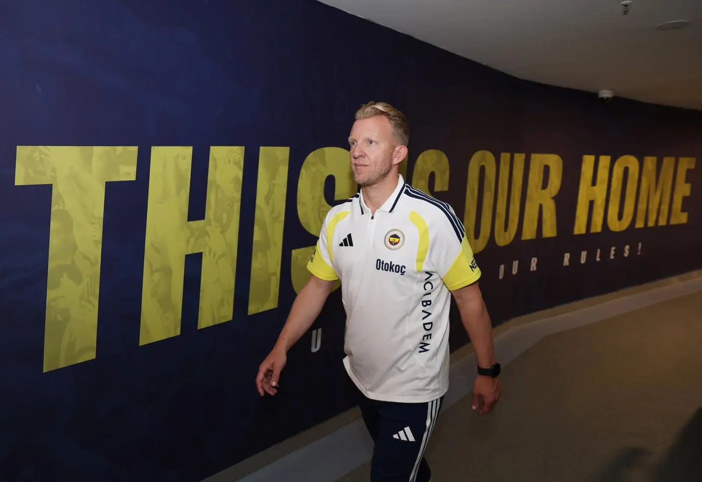 Fenerbahçe, Dirk Kuyt'ı yeniden ağırladı