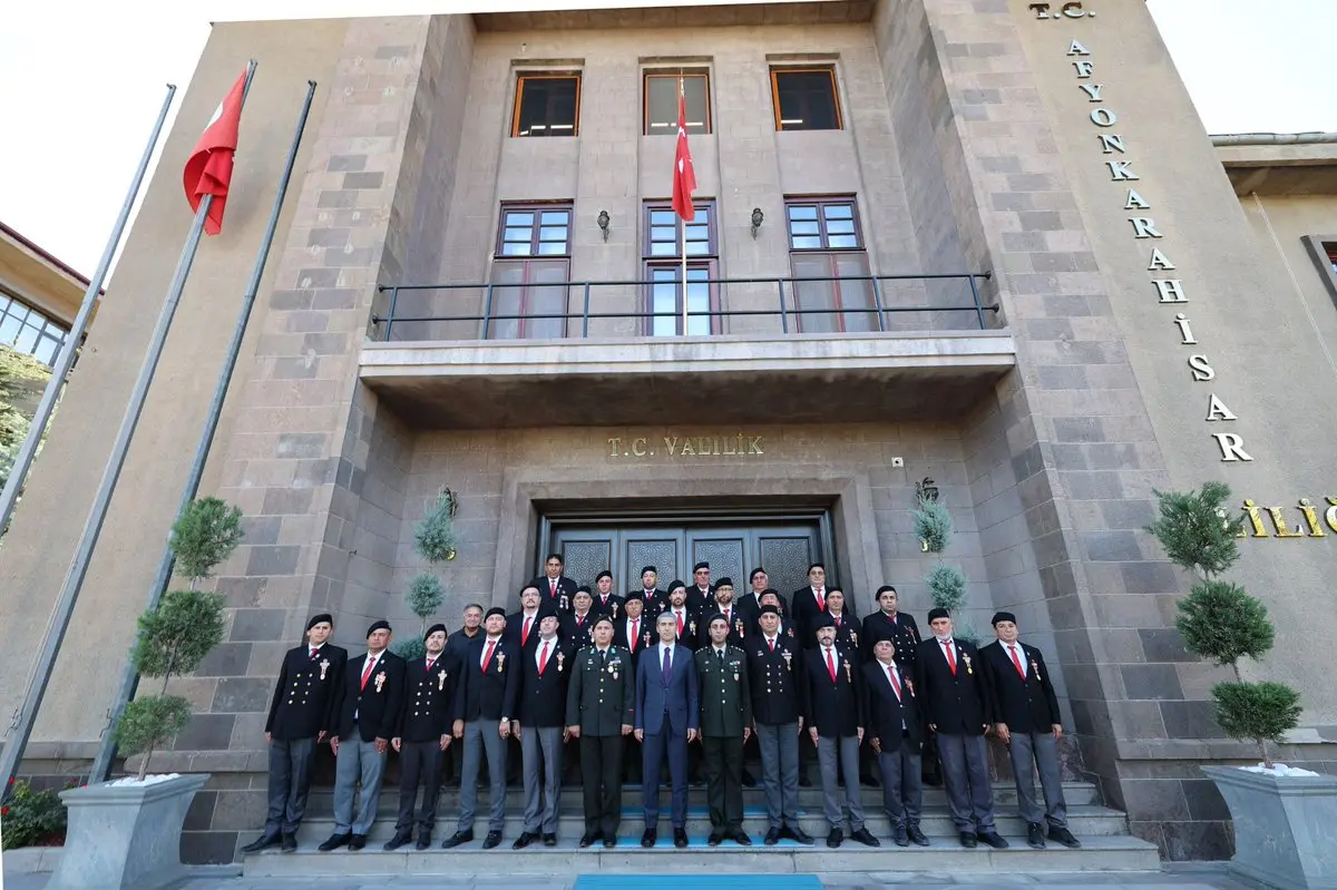 Vali Aktaş, gazilerle bir araya geldi