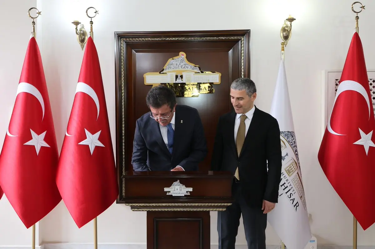 Nihat Zeybekci, Afyonkarahisar Valisi'ni ziyaret etti