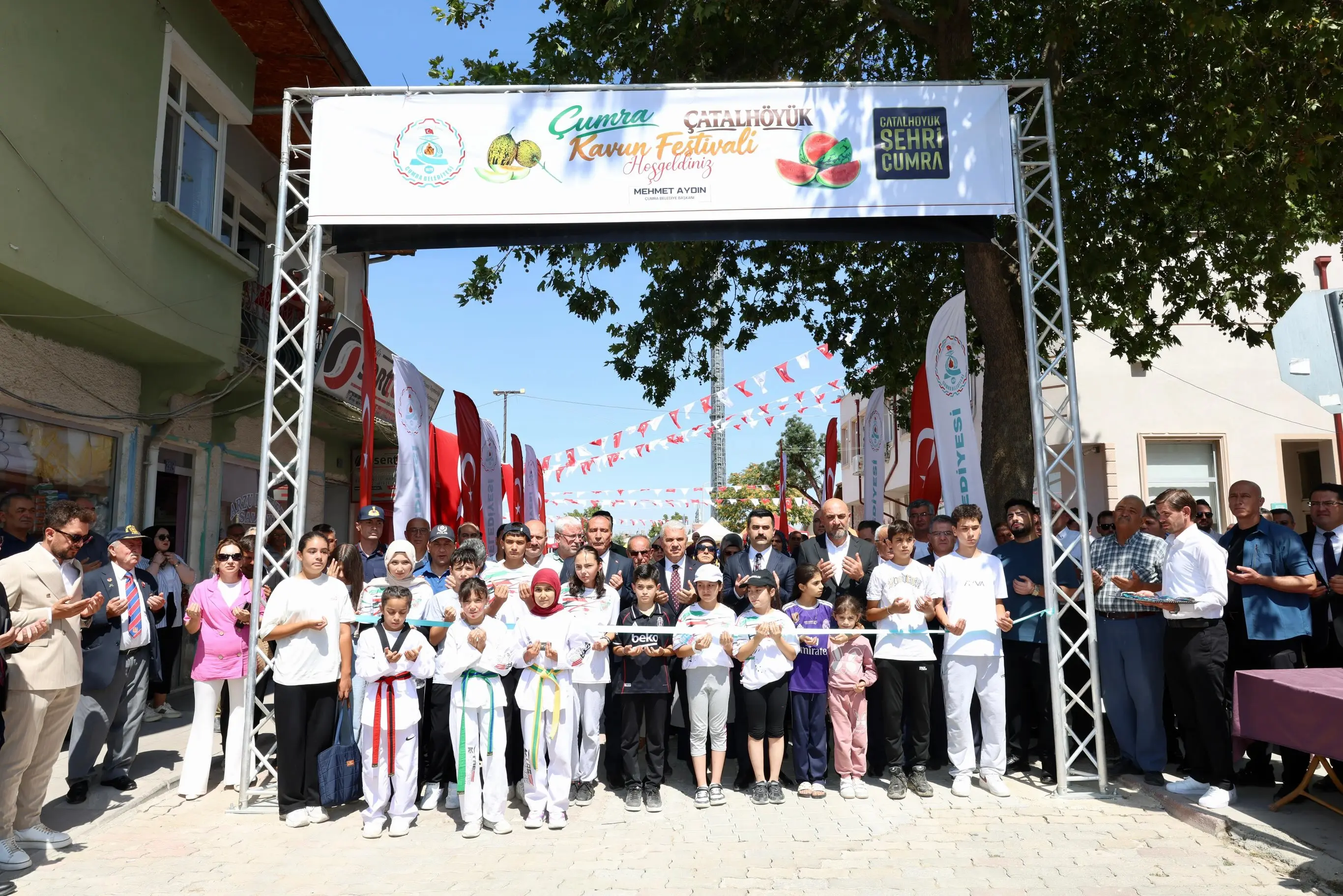 Vali Akın, Çumra Kavun Festivali'ne katıldı