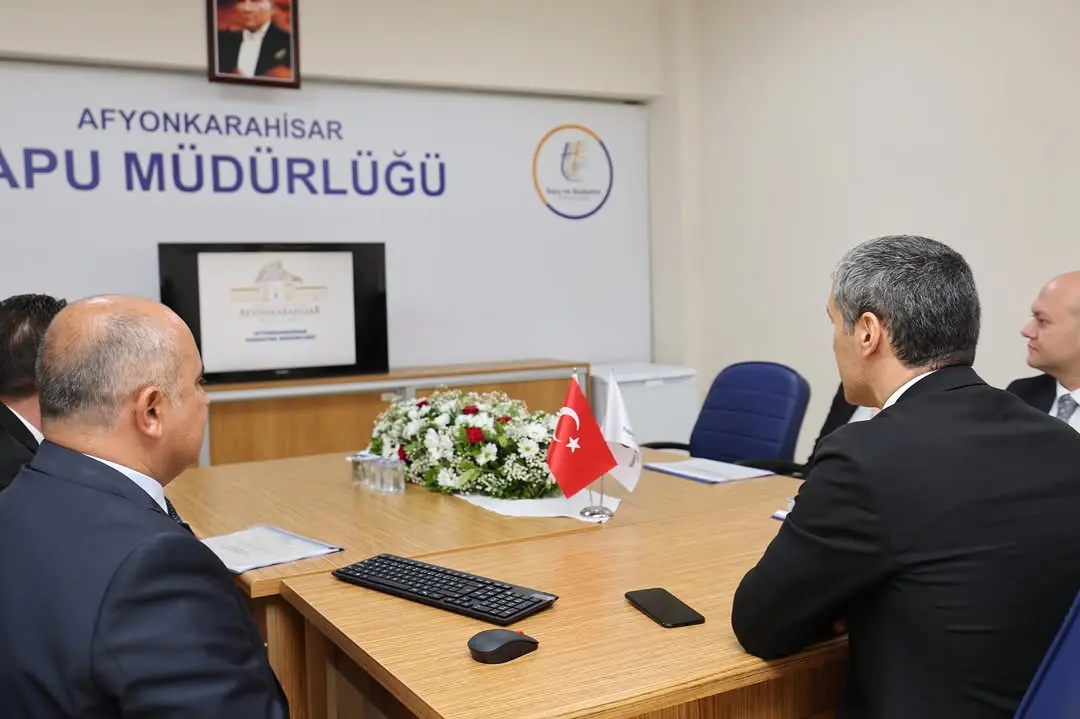 Vali Aktaş, Kadastro Müdürlüğü'nü ziyaret etti