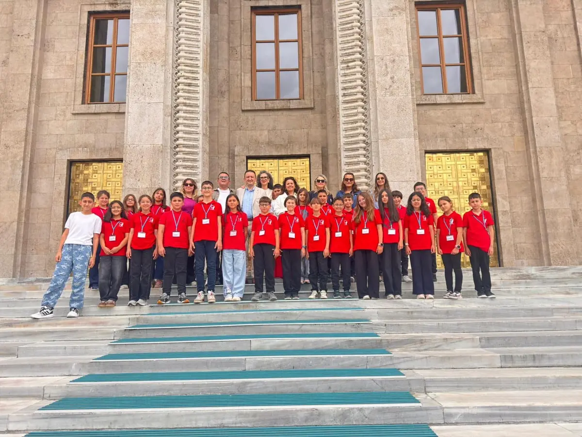 TBMM'de Öğrenciler ve Öğretmenler Ağırladı