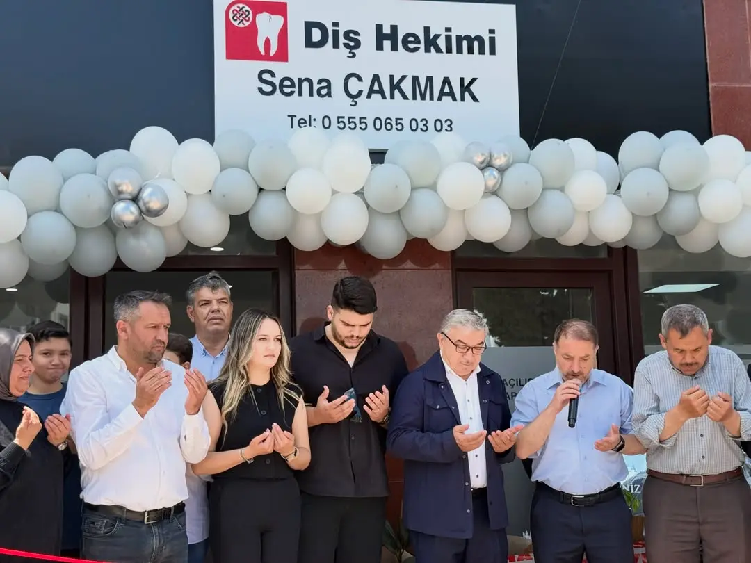 Diş Hekimi Sena Çakmak'ın Klinik Açılışı Gerçekleşti