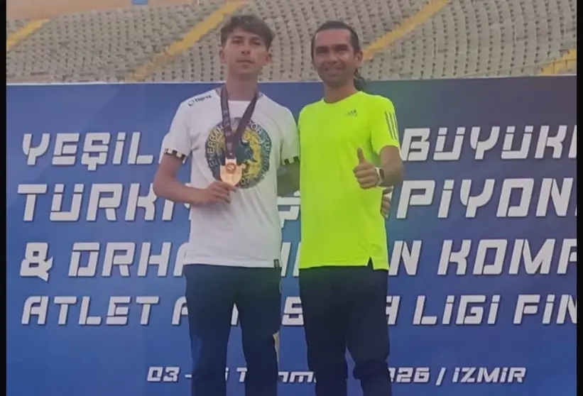 Mert Selek, U23 Türkiye Atletizm Şampiyonu oldu