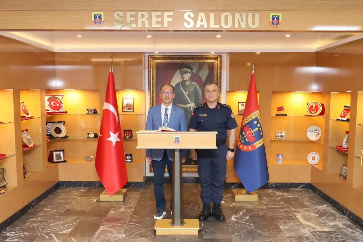 Rektör Saltan Jandarma Komutanı'nı Ziyaret Etti