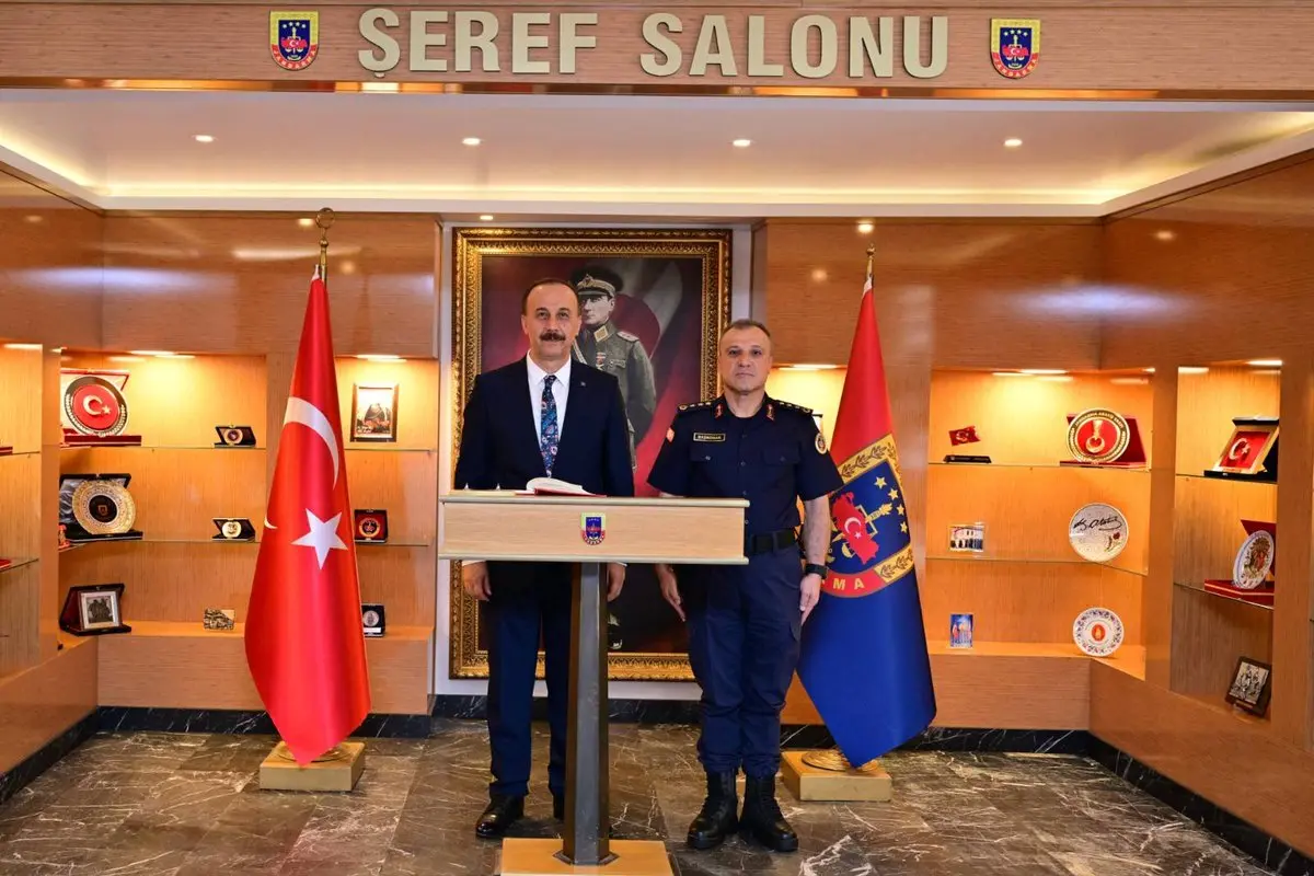 Isparta Valisi'nden Jandarma Komutanlığı'na Ziyaret