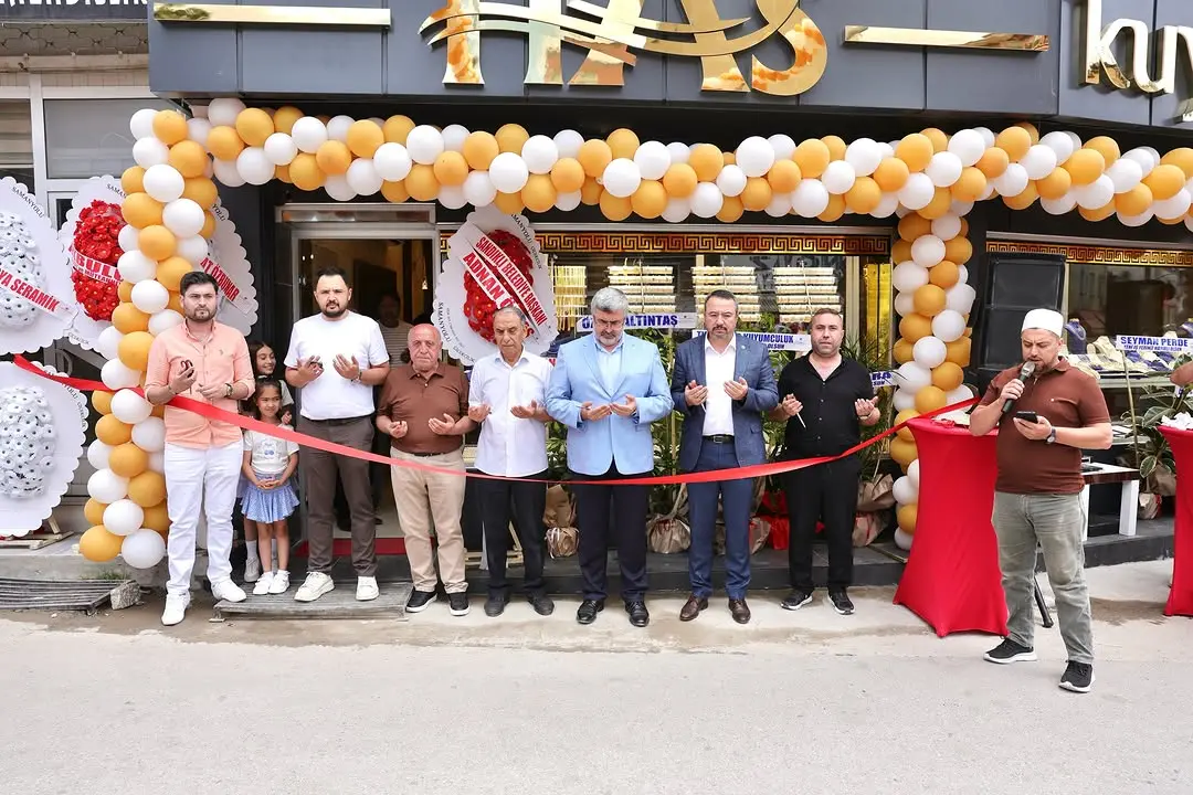 Sandıklı'da yeni kuyumcu açılışı gerçekleştirildi