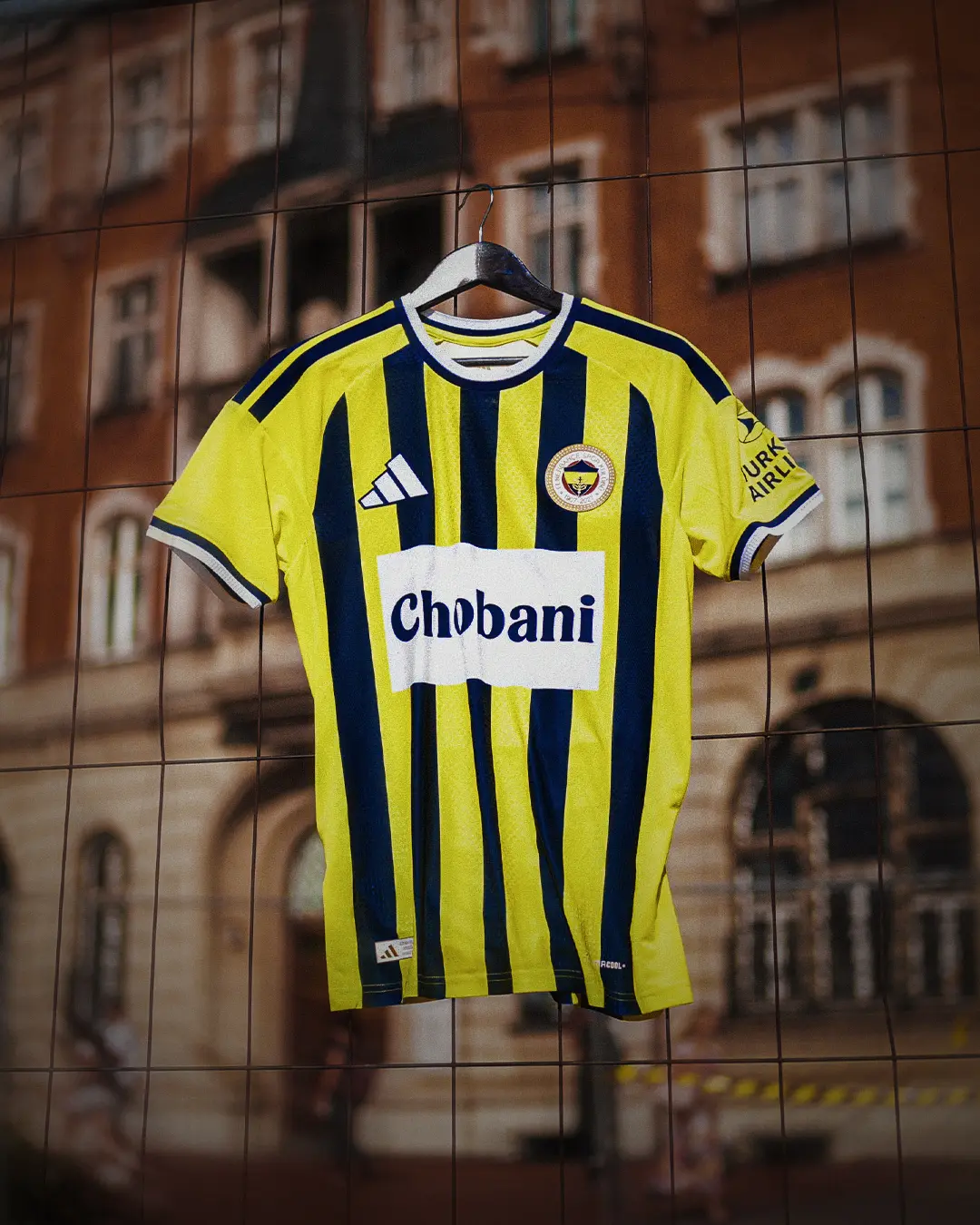 Fenerbahçe, yeni formasıyla sahada olacak