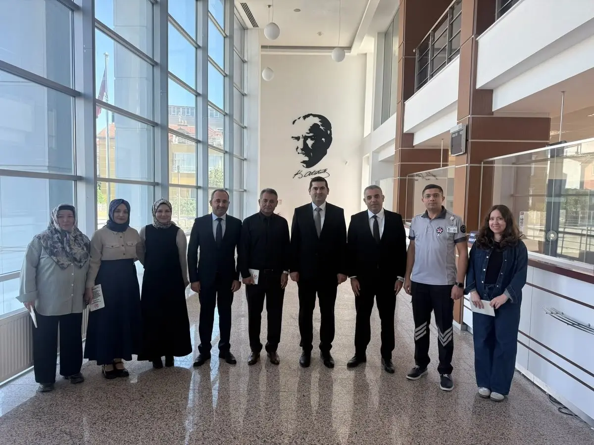 İl Müdürü Çelikbaş, Bolvadin SGK Merkezini Ziyaret Etti