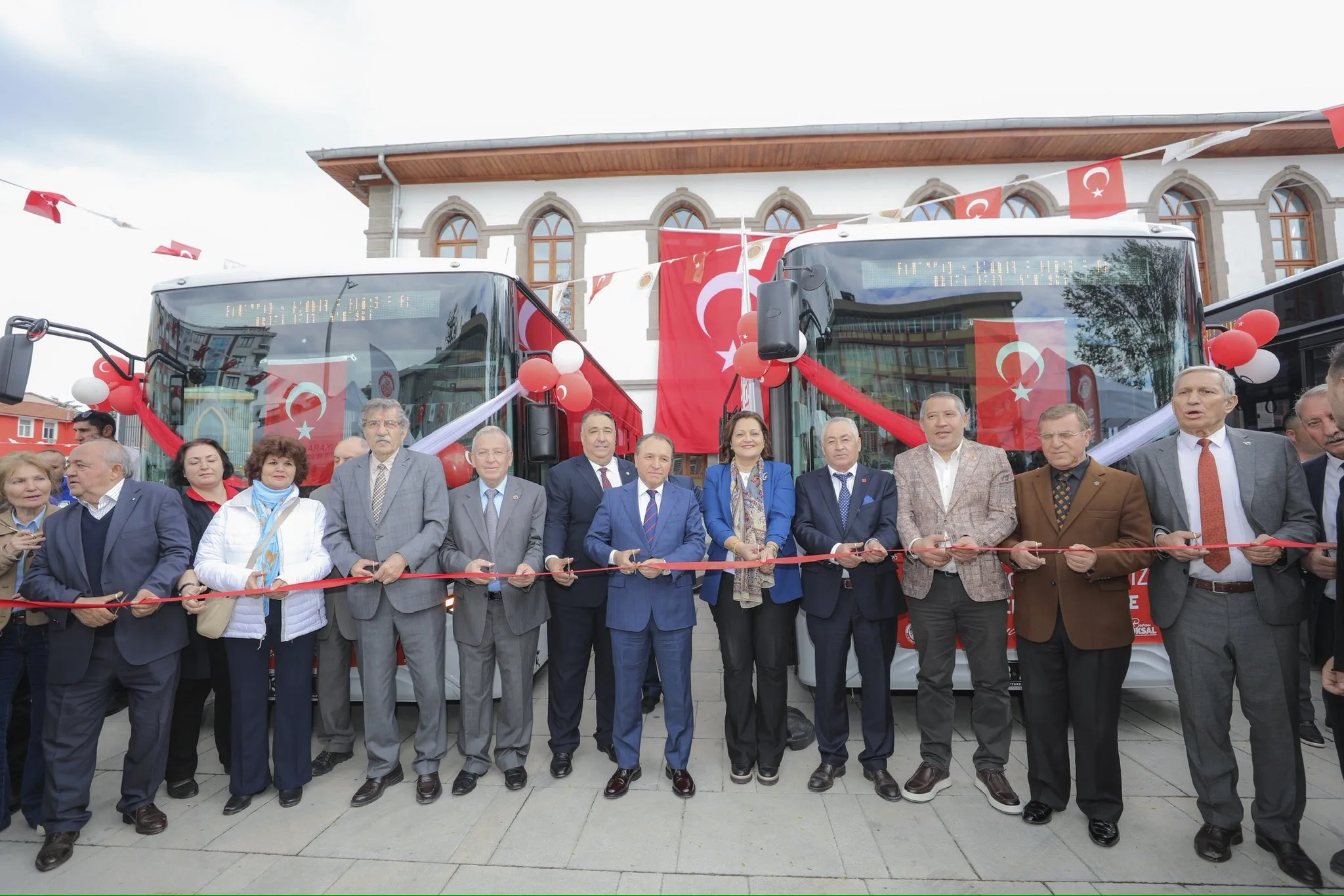 Yeni halk otobüsleri ve TOGG hizmete alındı